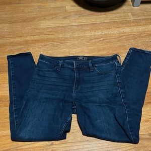 Abercrombie & Fitch mid rise jegging. Size 8 short